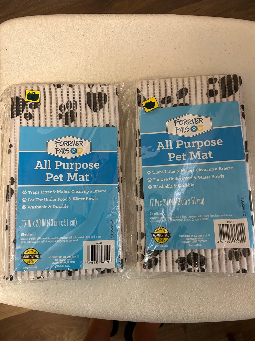 Forever 21 Forever Pals Pet Mat — White with Black Paw Print (2)